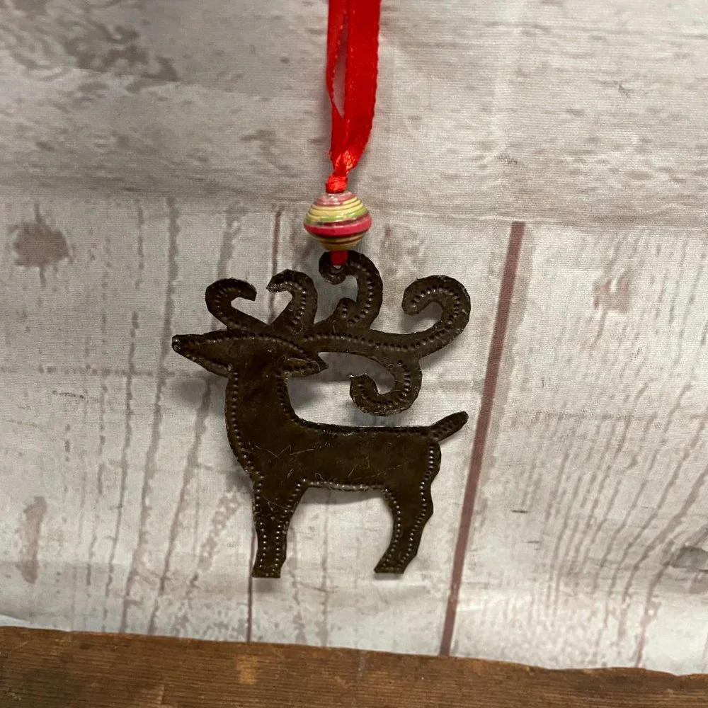 X-Mas ornaments lot of 6 ornaments